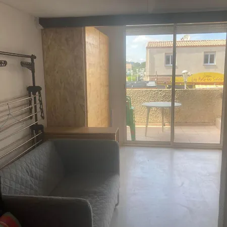 4 Couchages Le Mole Apartment *